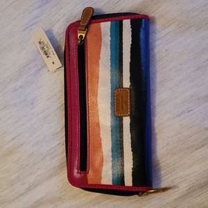 Fossil zip cltch stripe.